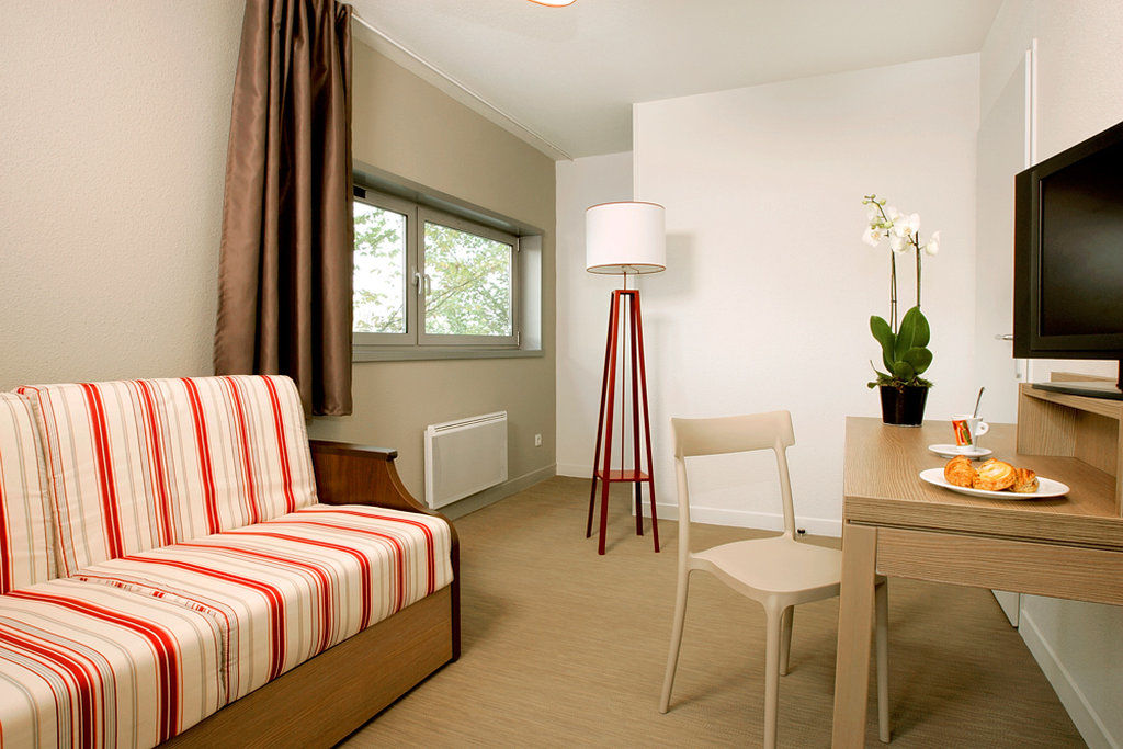 Zenitude Hotel-Residences Narbonne Centre Buitenkant foto