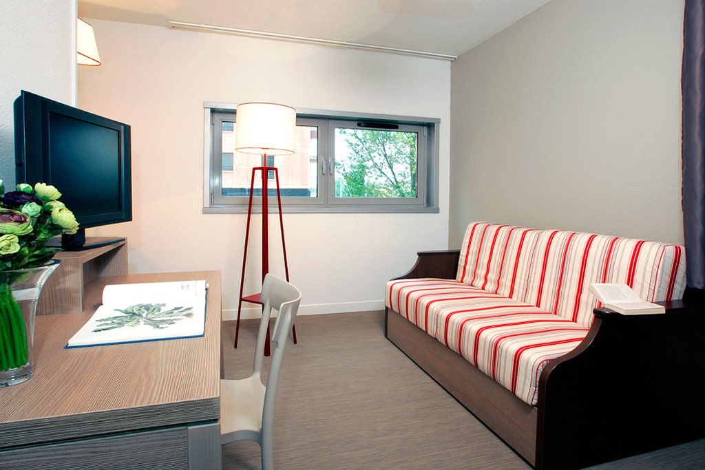 Zenitude Hotel-Residences Narbonne Centre Buitenkant foto